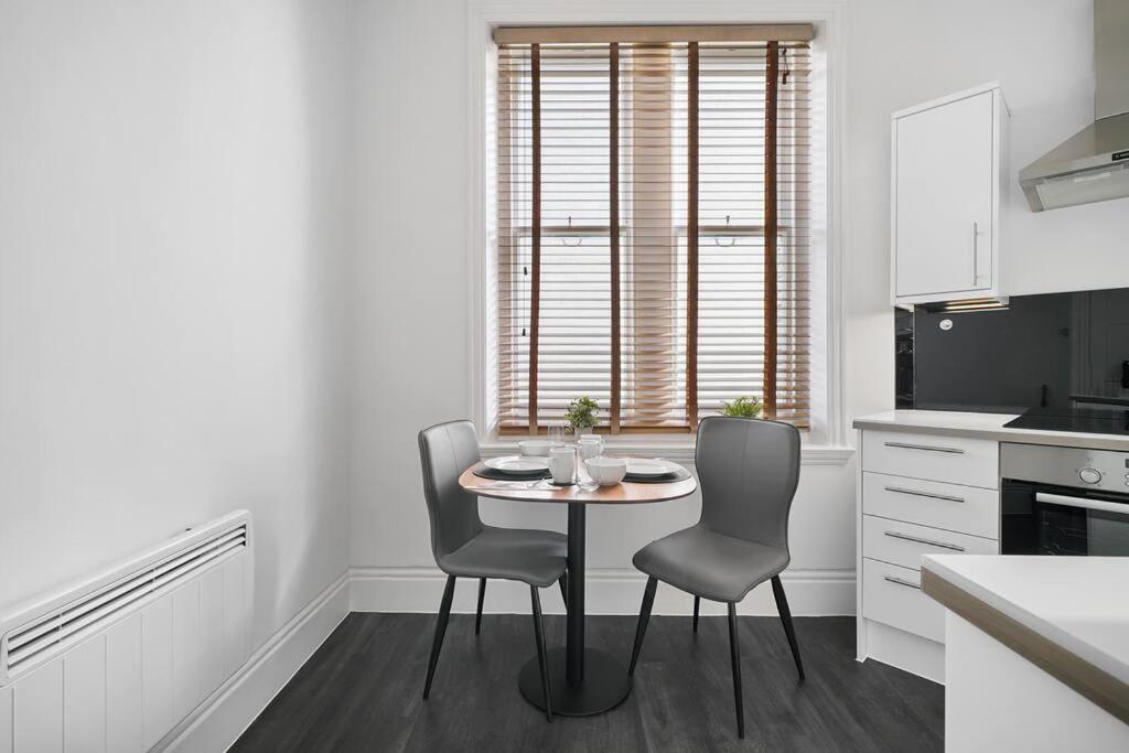 Charming Next To Leicester Sq * London